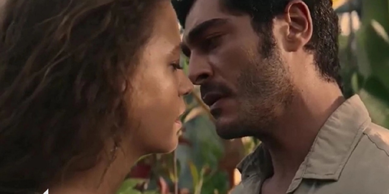 Şahmaran Dizisinin Nefes Kesen Fragmanı Yayınlandı! Serenay Sarıkaya ve Burak Deniz'in Çırılçıplak Görüntüleri Olay Oldu...