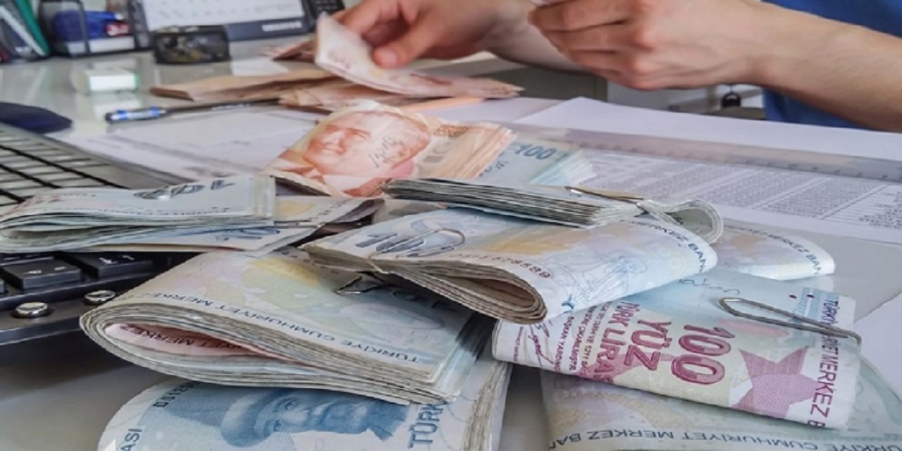 SON DAKİKA! Zamlı Emekli ve Memur Maaşları Ne Kadar Oldu? Tek Tek Hesaplandı!