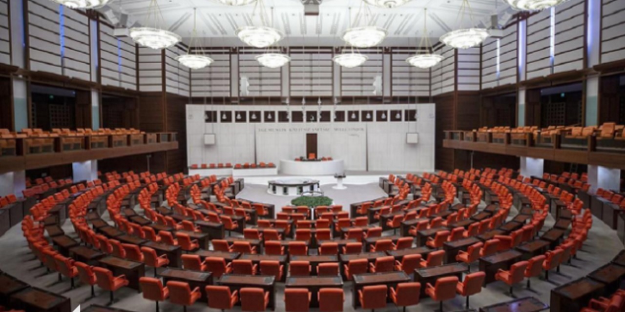 Mecliste Kabul Edildi! Memur ve Emekli Maaşlarına %30 Zam Kesinleşti...