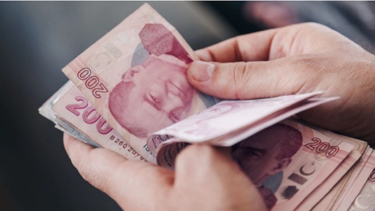 PTT Müjdeyi Verdi! 18-26 Yaş Arası Gençlere Anında 7.500 TL Ödeme